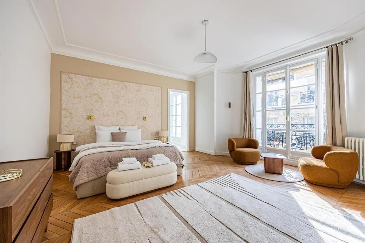 Luxurious 4 Bedroom Apartment, La Muette Párizs Franciaország