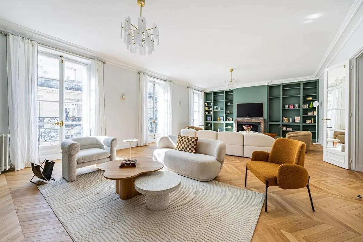 Luxurious 4 Bedroom Apartment, La Muette Párizs Apartman