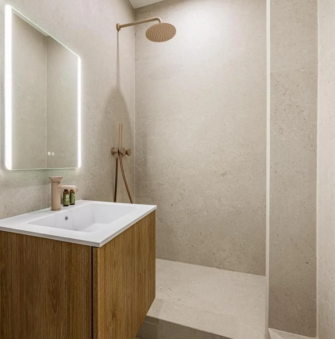 Luxurious 4 Bedroom Apartment, La Muette Párizs 0*,