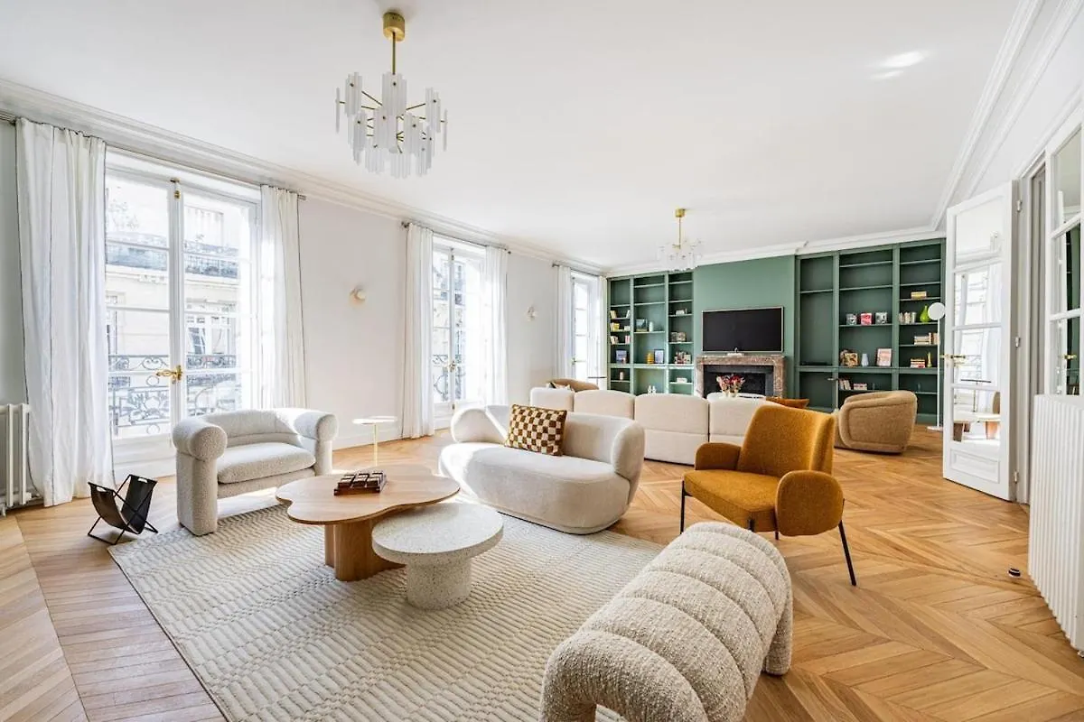 Luxurious 4 Bedroom Apartment, La Muette Párizs 0*,  Franciaország