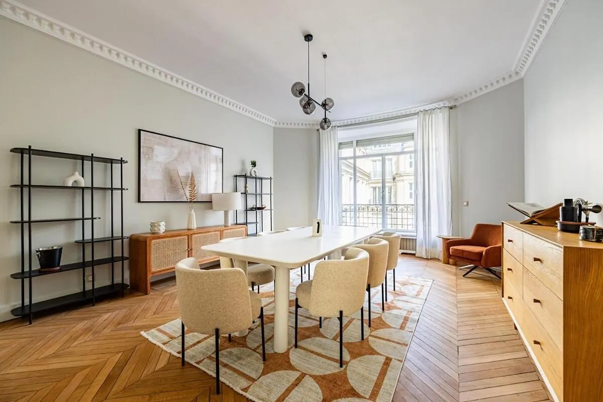 Luxurious 4 Bedroom Apartment, La Muette Paris Apartment